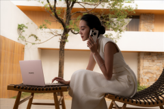 通过取行业头部伙做 